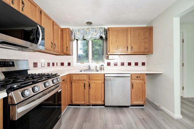 103 Standpipe Dr 103, Rockland, MA 02370