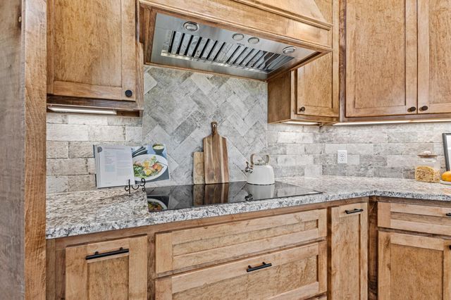 512 Bandera Drive, Howe, TX 75459