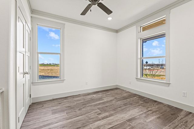 512 Bandera Drive, Howe, TX 75459