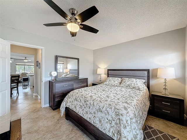 800 SW 11th Avenue 12, Hallandale Beach, FL 33009