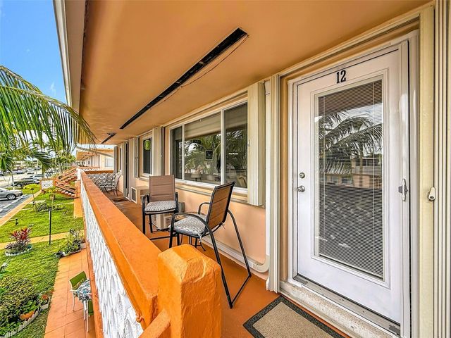 800 SW 11th Avenue 12, Hallandale Beach, FL 33009