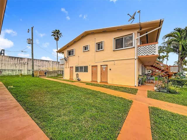 800 SW 11th Avenue 12, Hallandale Beach, FL 33009