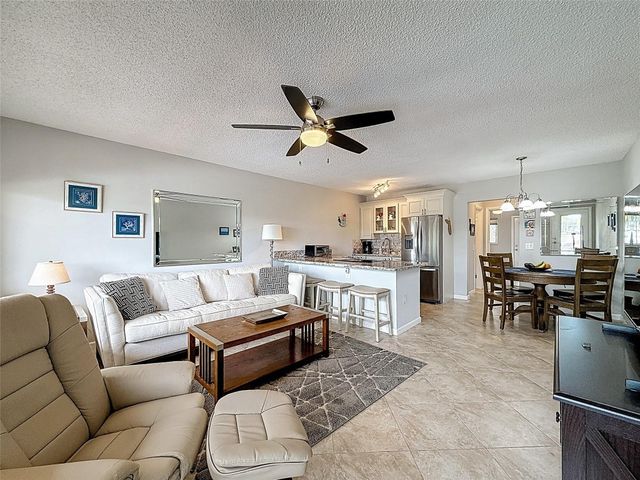 800 SW 11th Avenue 12, Hallandale Beach, FL 33009