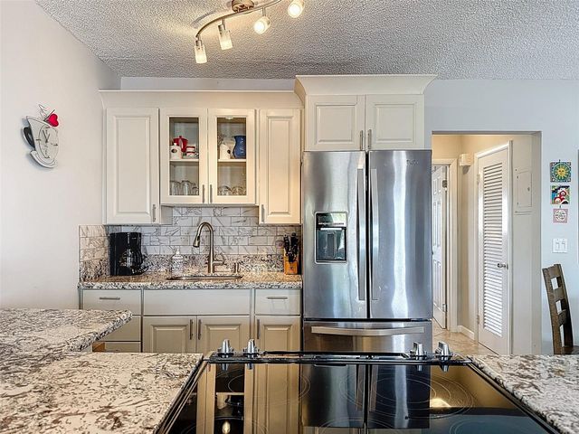 800 SW 11th Avenue 12, Hallandale Beach, FL 33009