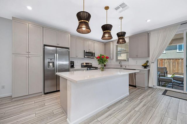 4209 Molten Creek Way, Roseville, CA 95747