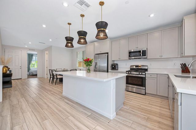 4209 Molten Creek Way, Roseville, CA 95747
