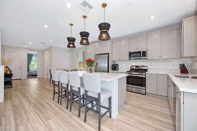 4209 Molten Creek Way, Roseville, CA 95747