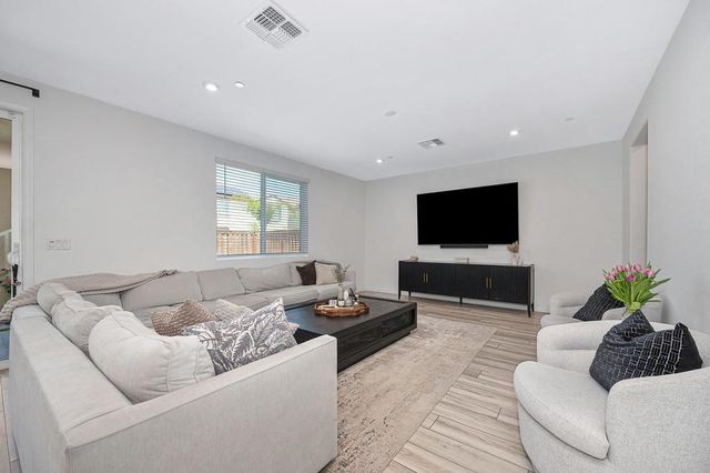 4209 Molten Creek Way, Roseville, CA 95747