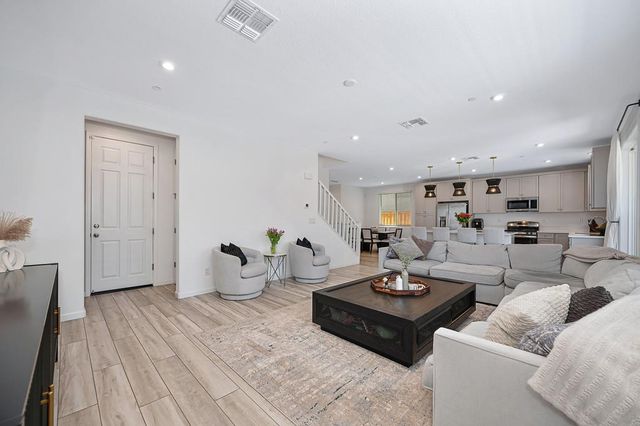 4209 Molten Creek Way, Roseville, CA 95747