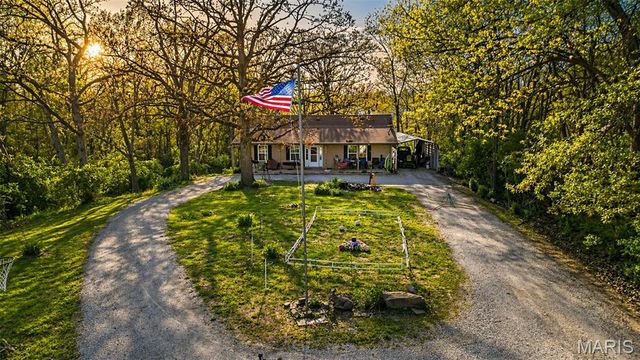 343 Prairie Lane, Alton, IL 62002