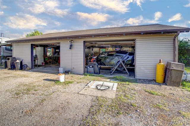 343 Prairie Lane, Alton, IL 62002