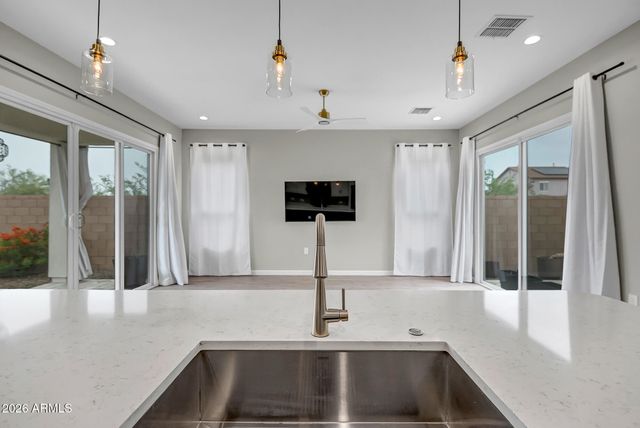 21246 N 105TH Lane, Peoria, AZ 85382