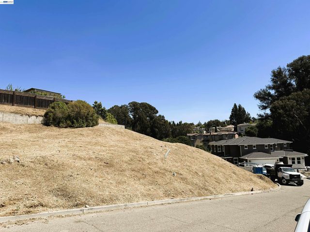 24366 Israel Ct, Hayward, CA 94541