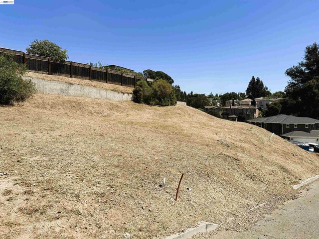 24366 Israel Ct, Hayward, CA 94541