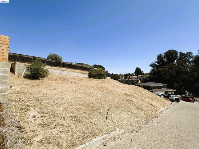 24366 Israel Ct, Hayward, CA 94541
