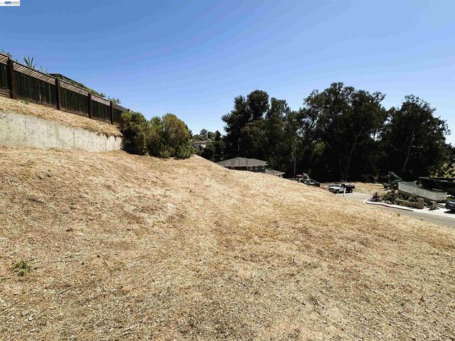 24366 Israel Ct, Hayward, CA 94541