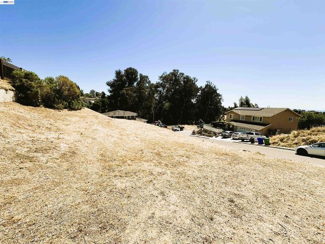 24366 Israel Ct, Hayward, CA 94541
