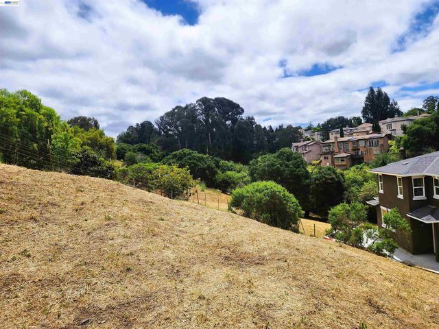 24366 Israel Ct, Hayward, CA 94541