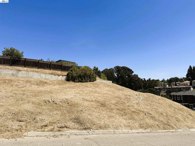 24366 Israel Ct, Hayward, CA 94541