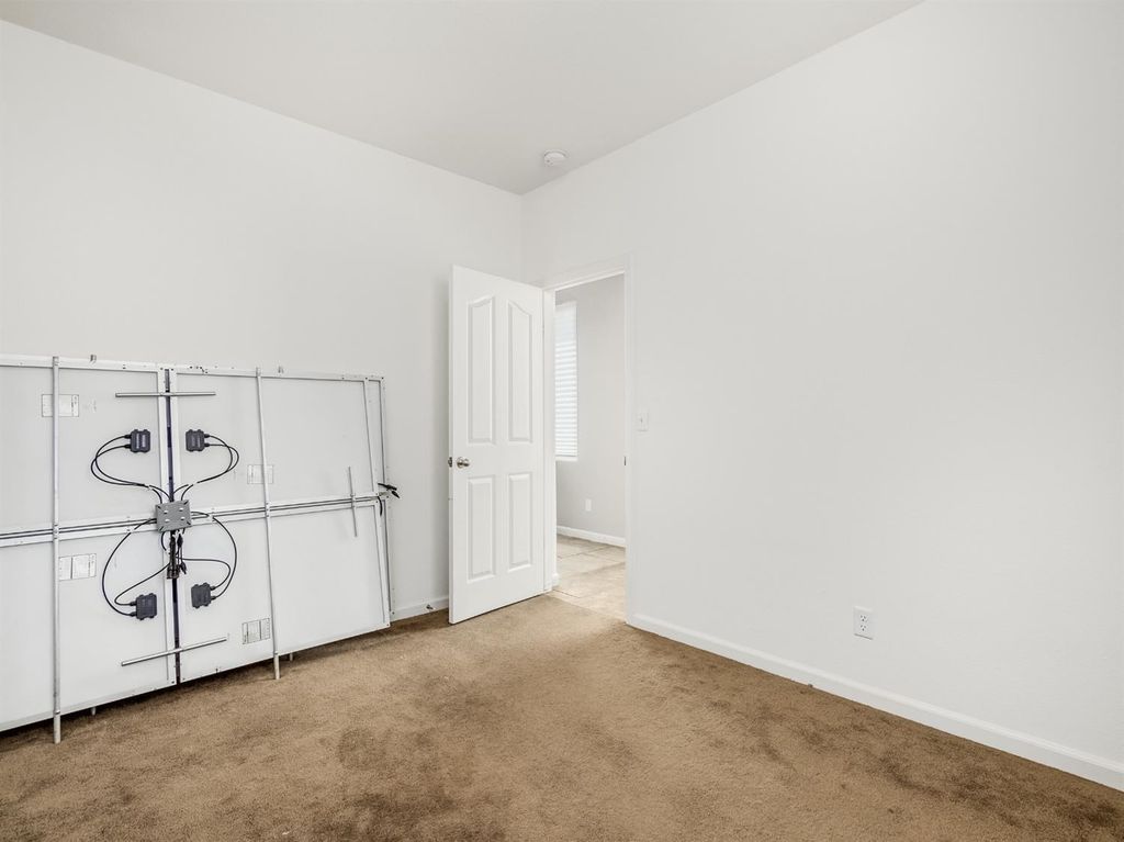 Image 8 of property listing at 7385 E Garland Avenue, Fresno, CA 93737