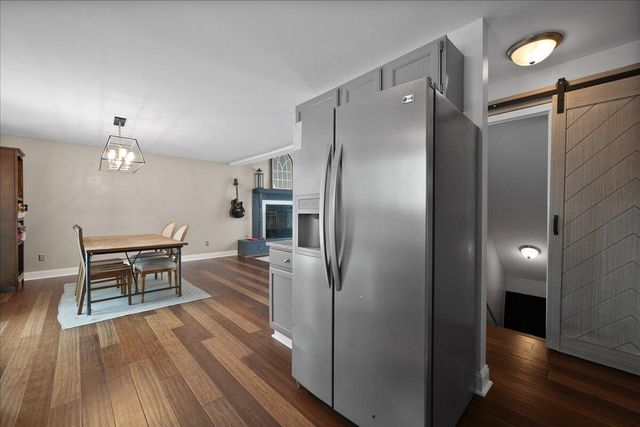 2131 E 9th Place, Hobart, IN 46342