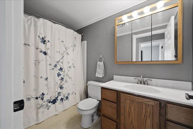 2131 E 9th Place, Hobart, IN 46342