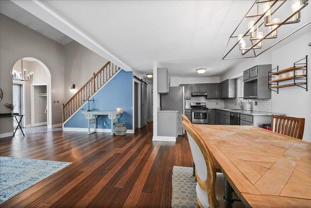 2131 E 9th Place, Hobart, IN 46342