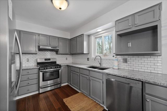 2131 E 9th Place, Hobart, IN 46342