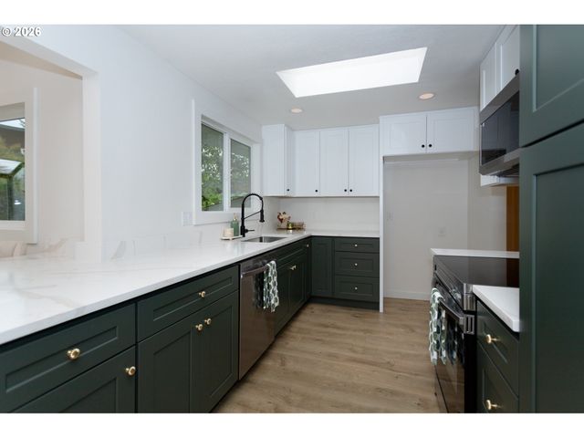 395 E 46TH Ave, Eugene, OR 97405