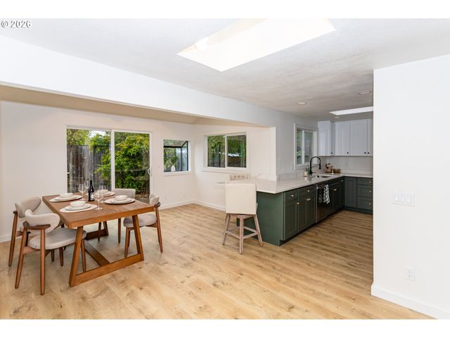 395 E 46TH Ave, Eugene, OR 97405