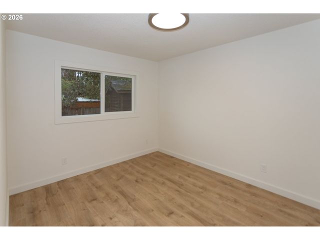 395 E 46TH Ave, Eugene, OR 97405