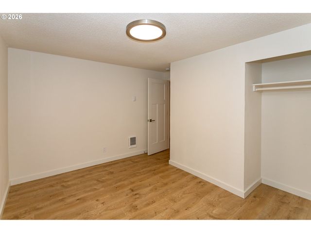 395 E 46TH Ave, Eugene, OR 97405