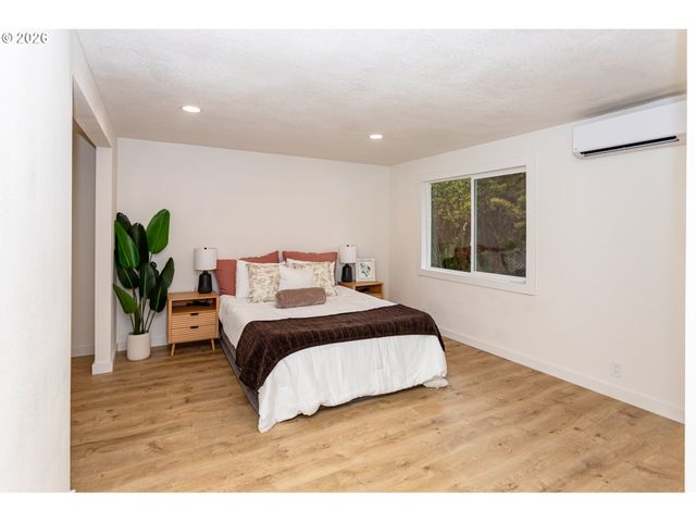 395 E 46TH Ave, Eugene, OR 97405