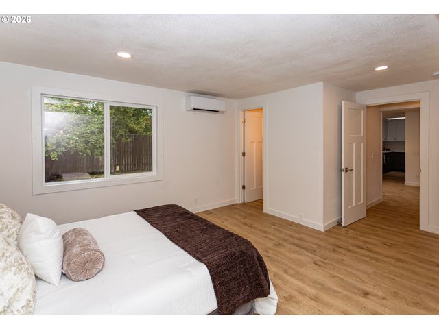 395 E 46TH Ave, Eugene, OR 97405