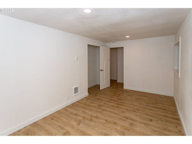 395 E 46TH Ave, Eugene, OR 97405