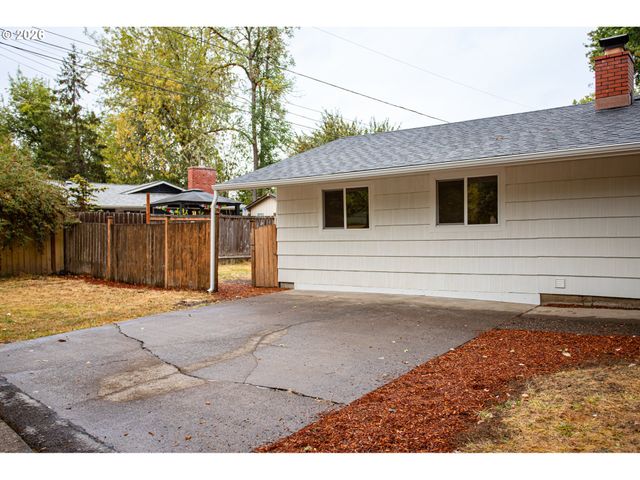 395 E 46TH Ave, Eugene, OR 97405