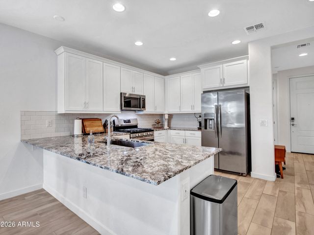 16819 W ECHO Lane, Waddell, AZ 85355