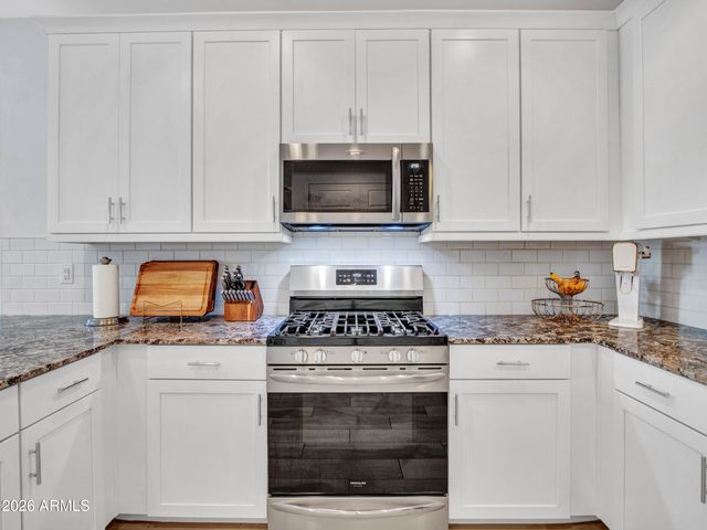 16819 W ECHO Lane, Waddell, AZ 85355