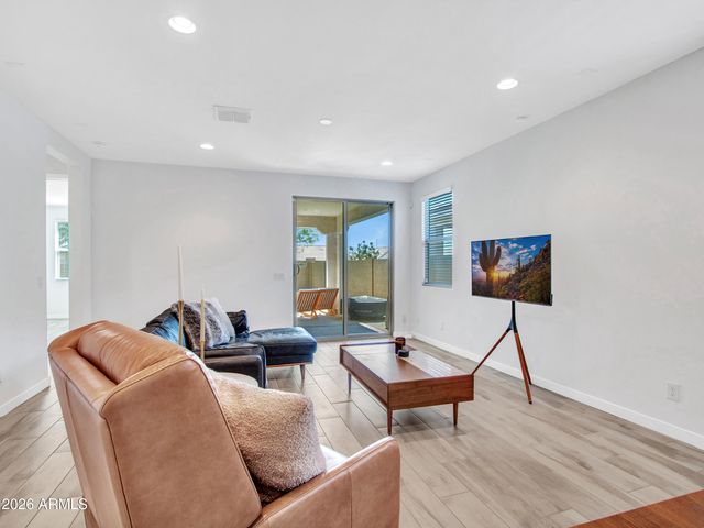 16819 W ECHO Lane, Waddell, AZ 85355