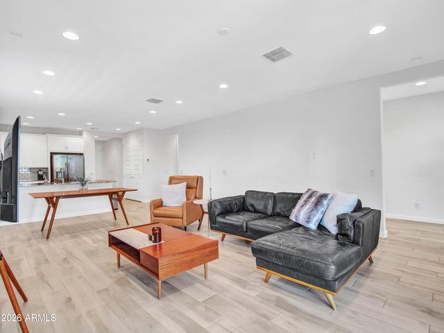 16819 W ECHO Lane, Waddell, AZ 85355