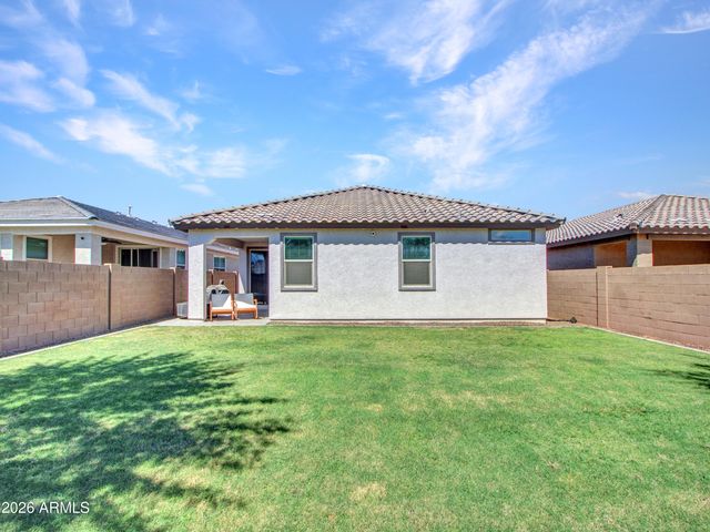 16819 W ECHO Lane, Waddell, AZ 85355