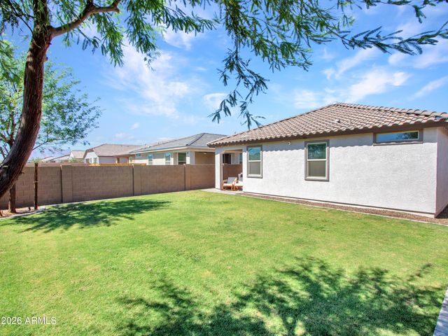 16819 W ECHO Lane, Waddell, AZ 85355
