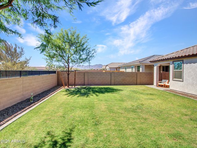 16819 W ECHO Lane, Waddell, AZ 85355