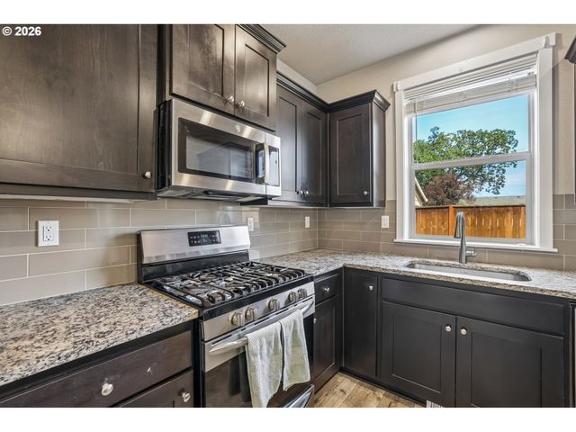 408 N 9TH Ct, Cornelius, OR 97113