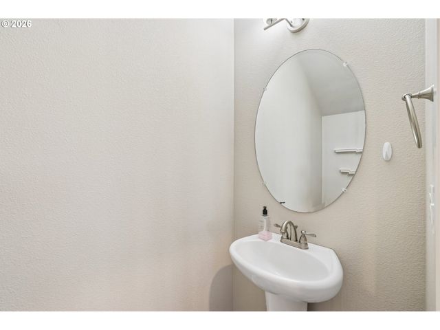 408 N 9TH Ct, Cornelius, OR 97113
