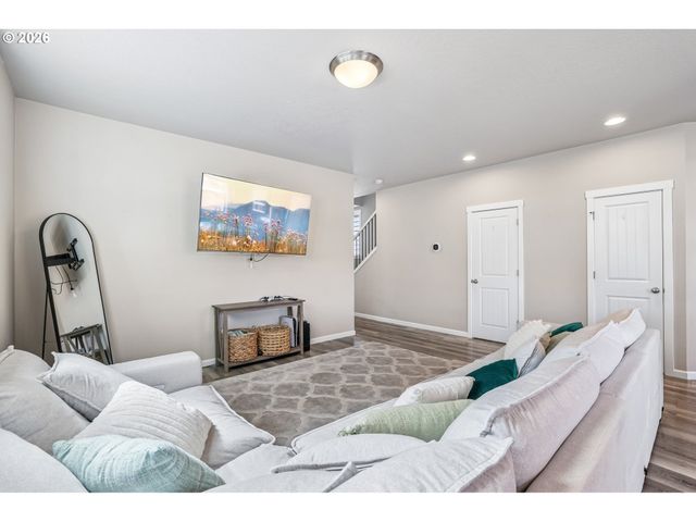 408 N 9TH Ct, Cornelius, OR 97113