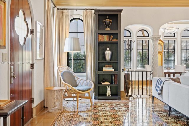 2330 Prairie Ave, Miami Beach, FL 33140