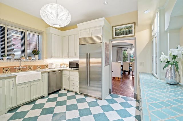 2330 Prairie Ave, Miami Beach, FL 33140