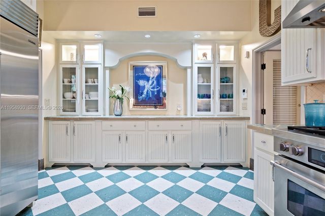 2330 Prairie Ave, Miami Beach, FL 33140