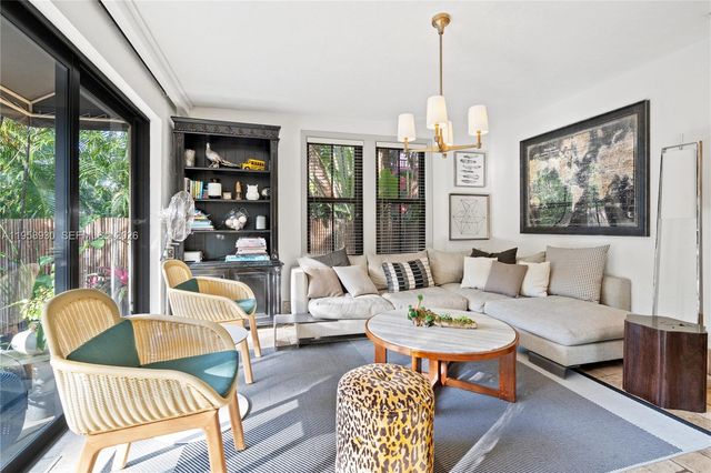 2330 Prairie Ave, Miami Beach, FL 33140